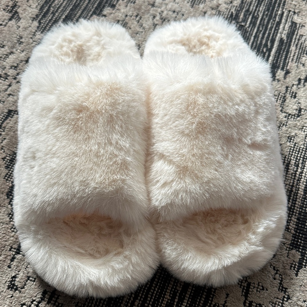 Fluffy Cream Slippers